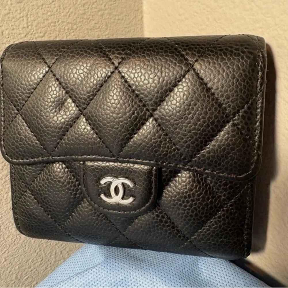 CHANEL Classic Caviar Black Small Flap Quilted Leather Wallet - Picture 1 of 16